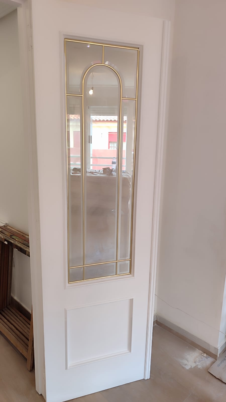 Puerta interior con cristal lacada en blanco